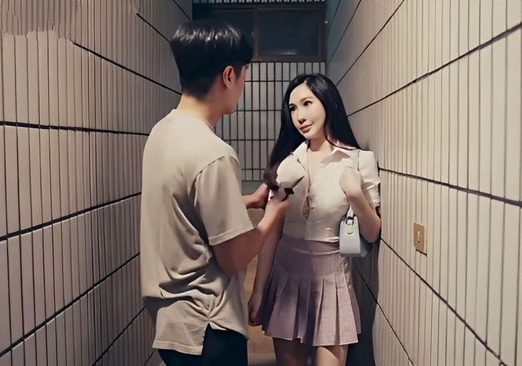 강도는 운 좋게 매춘부를 후루룩 마시고는 그걸로 끝이었어